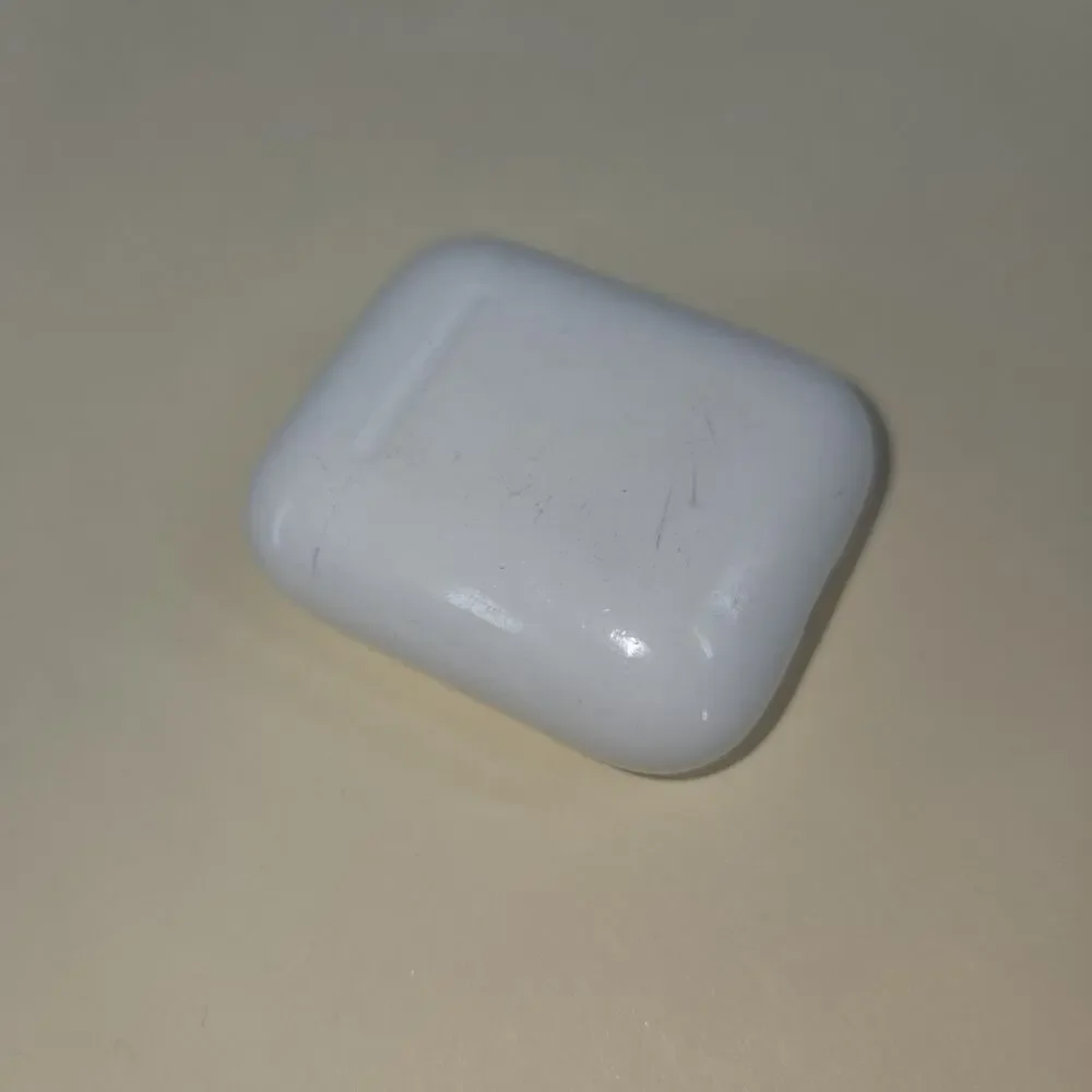 PARTS ONLY Apple AirPods 2nd Generation Wireless Charging Case ONLY Music Listen